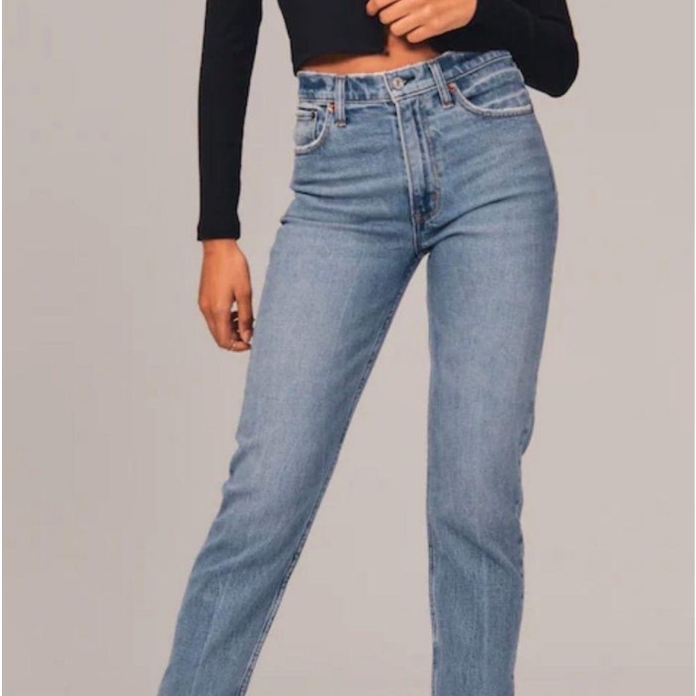 Abercrombie and fitch high rise mom Jean size 25 extra short